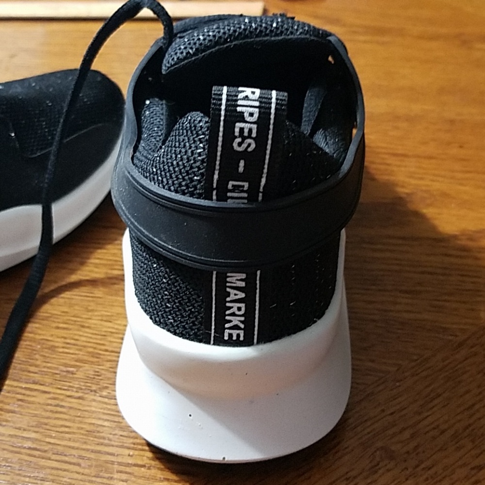 Final Price • New - Running Sneaker no brand